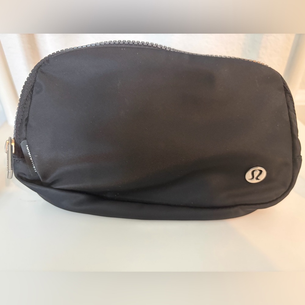 Lululemon Black Zippered Belt Bag